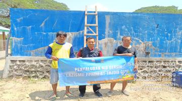 LAZISMU At-Tajdid Salurkan 5.000 Liter Air Bersih untuk 62 KK di Temengeng